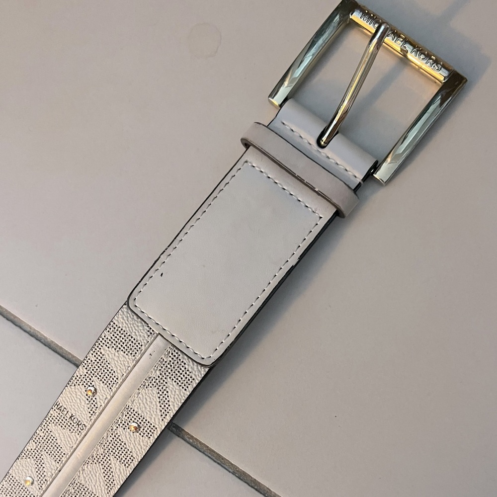 Michael Kors belt size M